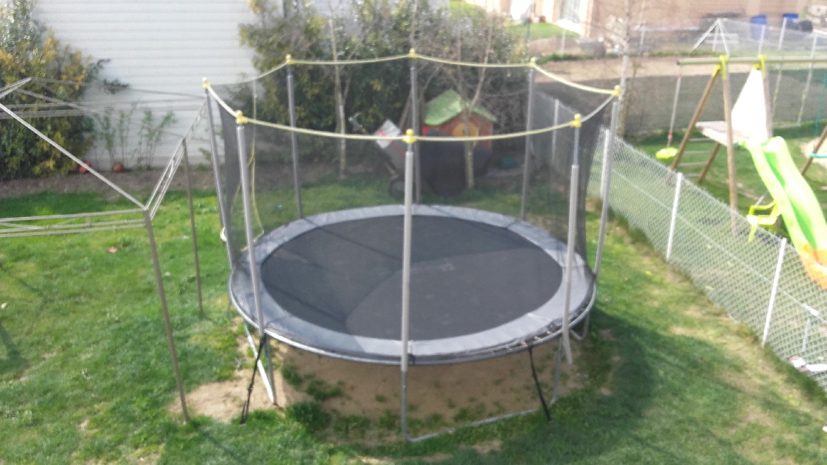 jardin trampoline